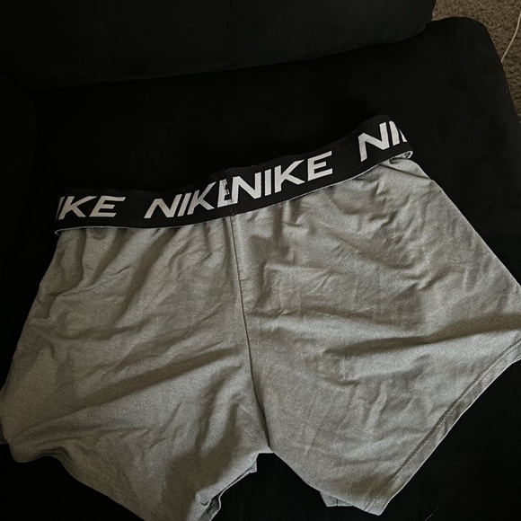 Nike shorts - Picture 3 of 3